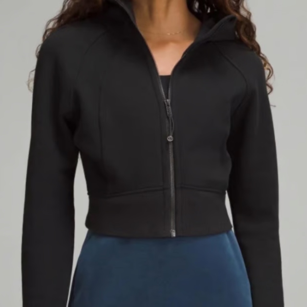 Like New Lululemon Scuba Crop Size 4